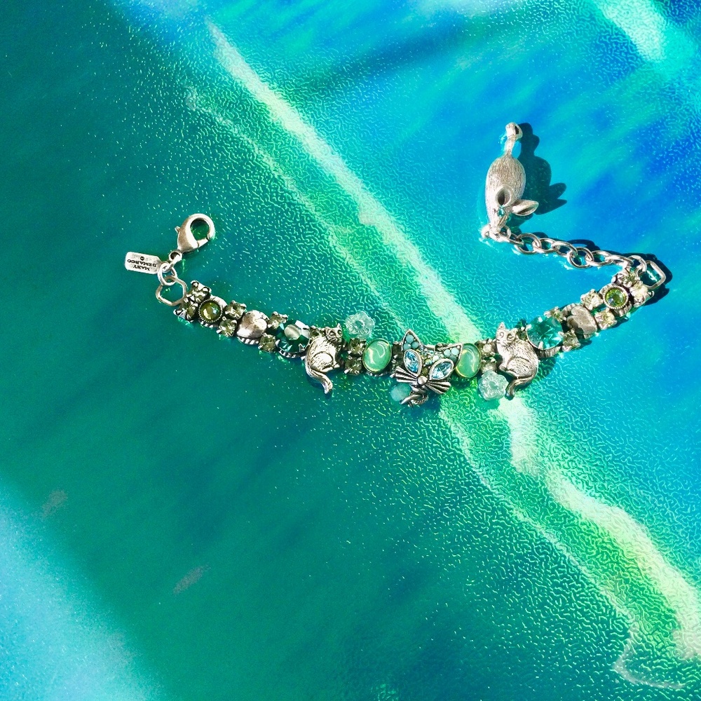 Mary Demarco - La Contessa Cat Bracelet